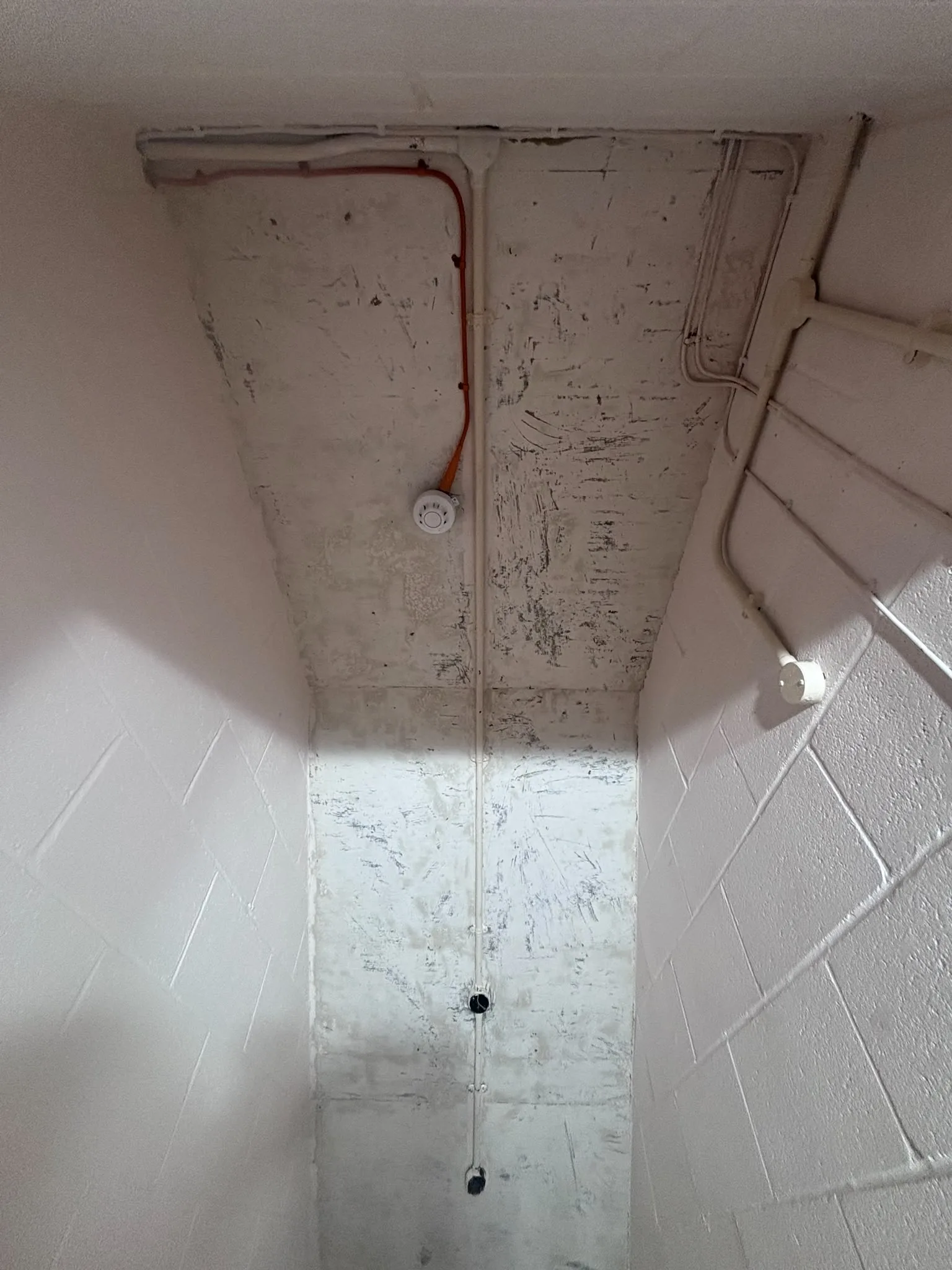 Licensed asbestos gasket removal in a Walworth commercial property